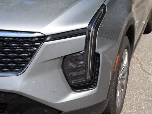 Used 2025 Cadillac XT4 Premium Luxury FWD image 11