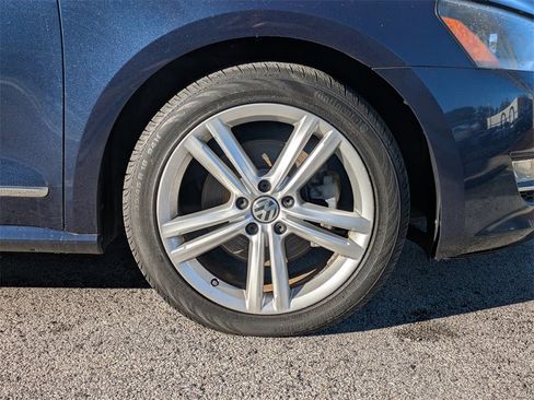 Used 2015 Volkswagen Passat 1.8T SE image 11