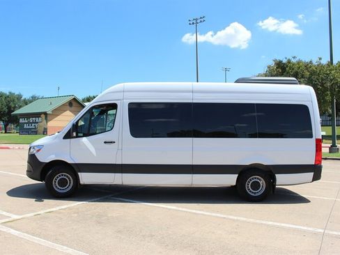 Used 2025 Mercedes-Benz Sprinter 2500 image 1