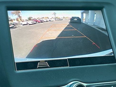 Used 2024 Chevrolet Equinox LT image 27