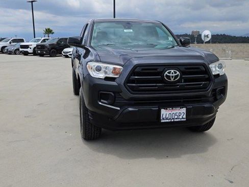 Used 2019 Toyota Tacoma SR RWD image 3