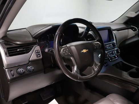 Used 2018 Chevrolet Suburban LT image 16