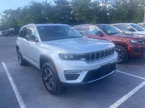Used 2023 Jeep Grand Cherokee 4WD 4xe w/ Luxury Tech Group II image 3
