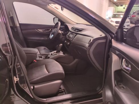 Used 2018 Nissan Rogue SV w/ Premium Package AWD/4WD image 10