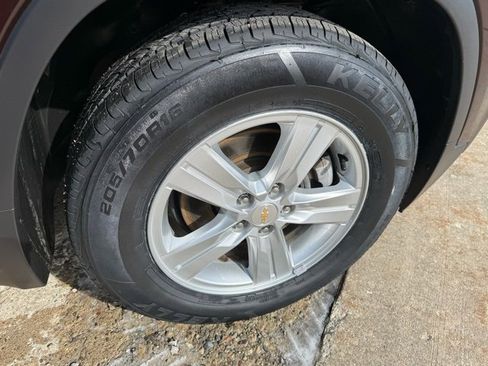 Used 2022 Chevrolet Trax LT w/ LT Convenience Package image 11