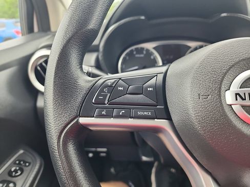 Used 2022 Nissan Versa S FWD image 21