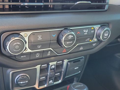 New 2026 Jeep Gladiator Sport image 20