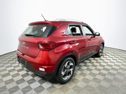 Used 2025 Hyundai Venue Limited FWD image 3