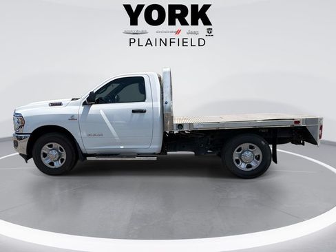 Used 2022 RAM 2500 Tradesman w/ Chrome Appearance Group RWD image 8