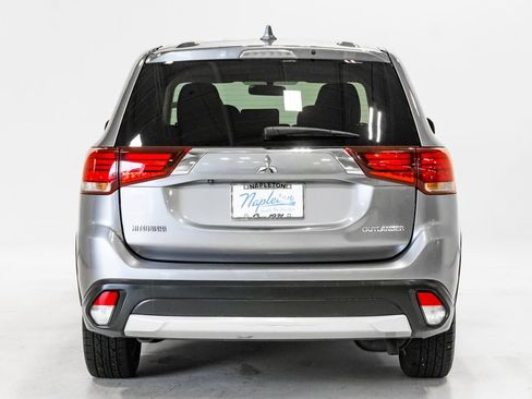 Used 2018 Mitsubishi Outlander ES FWD image 24