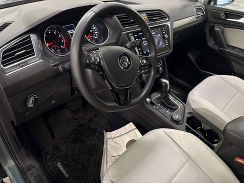 Used 2020 Volkswagen Tiguan SE image 53