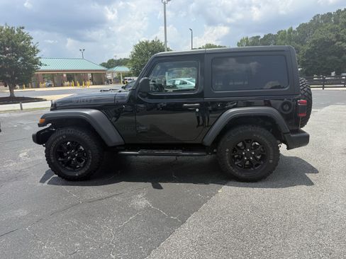 Used 2022 Jeep Wrangler Sport AWD/4WD image 4