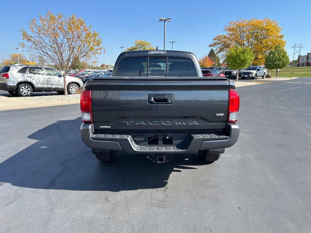 Used 2016 Toyota Tacoma TRD Sport w/ Towing Package AWD/4WD image 7