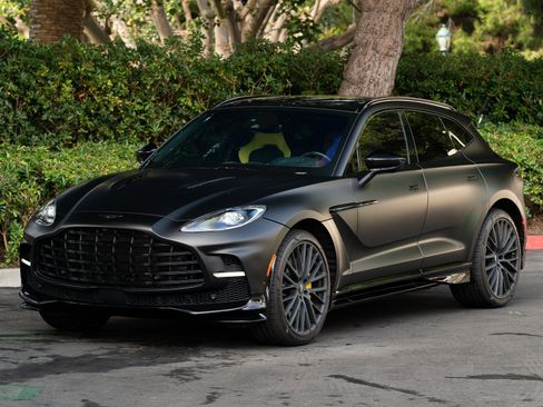 Used 2023 Aston Martin DBX 707 image 2