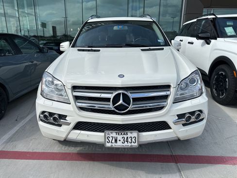 Used 2011 Mercedes-Benz GL 450 4MATIC image 3