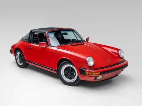 Used 1987 Porsche 911 Carrera RWD image 16