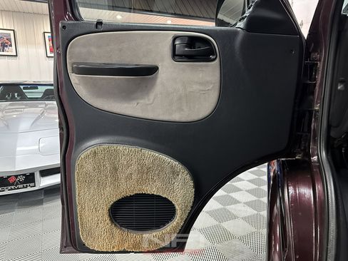 Used 2002 Dodge B1500 image 32