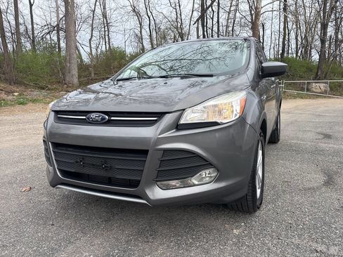 Used 2014 Ford Escape SE image 5