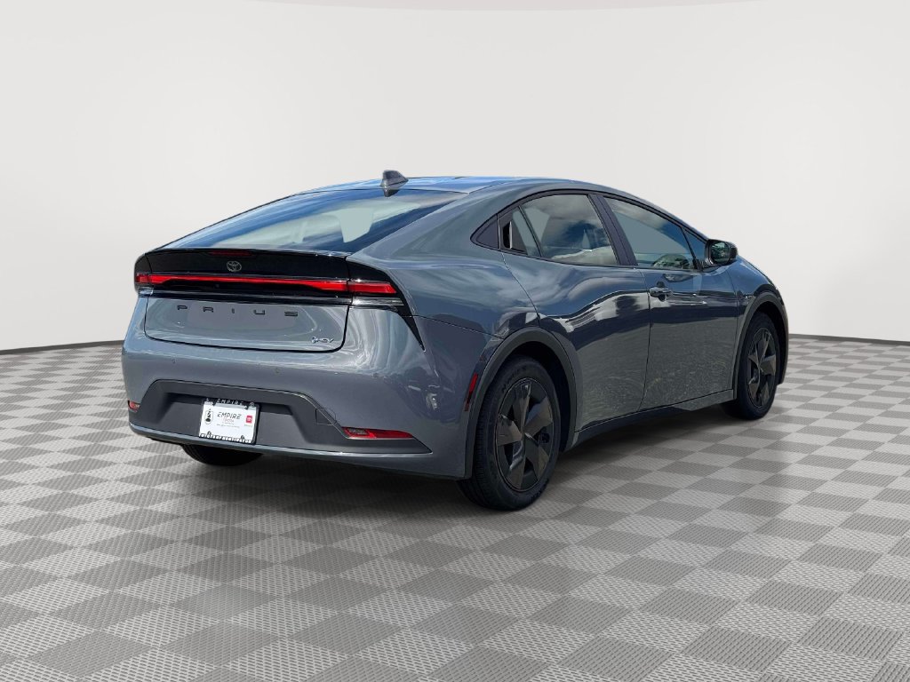 Used 2025 Toyota Prius LE FWD image 7