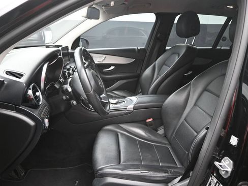 Used 2019 Mercedes-Benz GLC 300 image 18