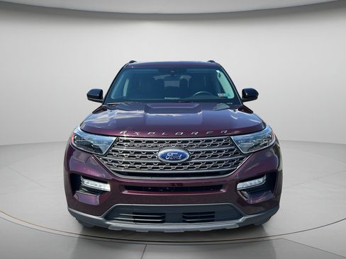 Used 2023 Ford Explorer XLT w/ Equipment Group 202A AWD/4WD image 2
