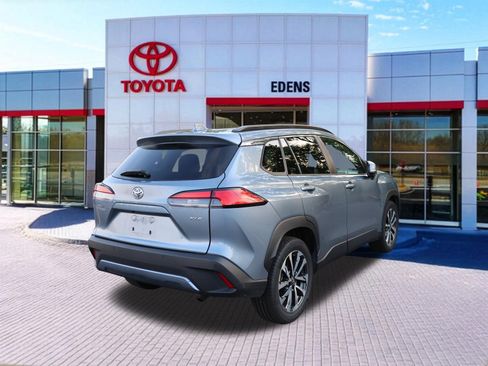 Used 2024 Toyota Corolla Cross XLE FWD image 3