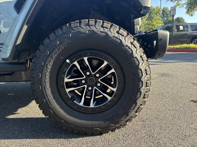 New 2026 Jeep Wrangler Unlimited Rubicon w/ Rockslide Package AWD/4WD image 12