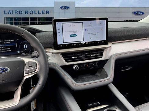 New 2025 Ford Explorer Active w/ Active Comfort Package image 7