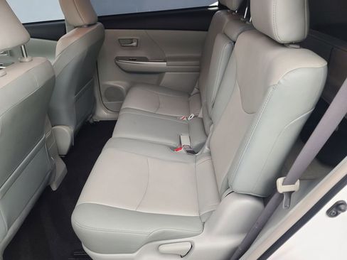 Used 2012 Toyota Prius V Five image 18