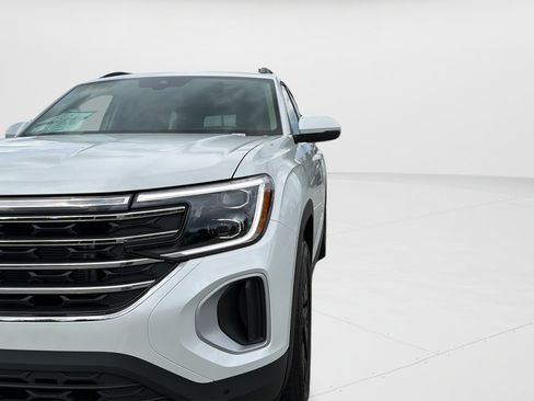 New 2026 Volkswagen Atlas SE FWD image 37