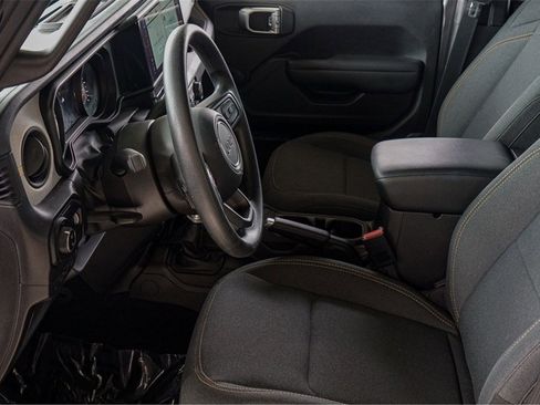 Used 2024 Jeep Gladiator Sport image 9