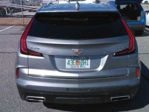 Used 2024 Volkswagen Atlas SE FWD image 2