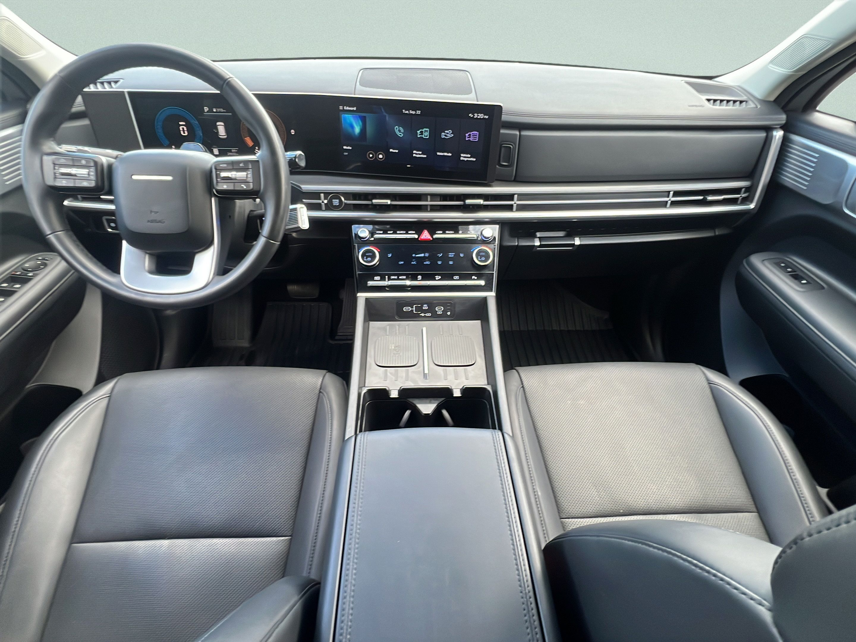 Used 2025 Hyundai Santa Fe SEL FWD image 14