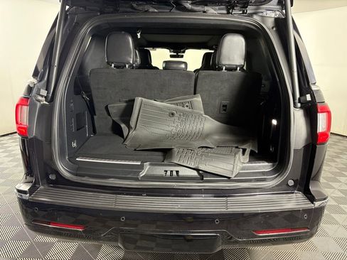 Used 2020 Lincoln Navigator Reserve image 31