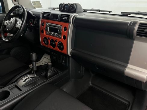 Used 2014 Toyota FJ Cruiser 4WD image 24