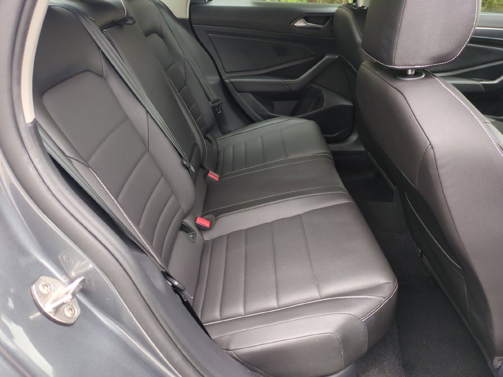 Used 2024 Volkswagen Jetta SE FWD image 32
