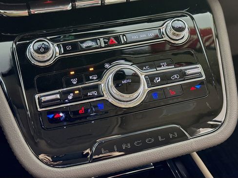 Used 2022 Lincoln Corsair AWD w/ Equipment Group 101A image 18