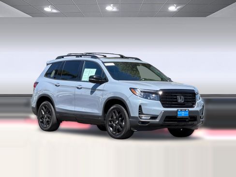 Used 2025 Honda Passport Black Edition image 6