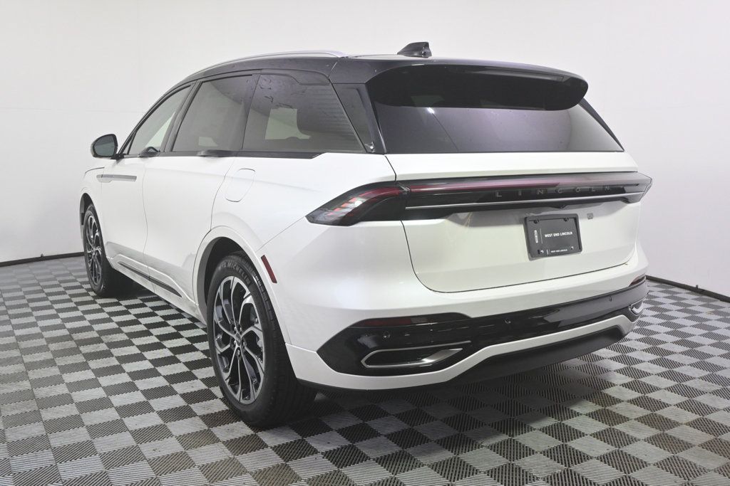 New 2026 Lincoln Nautilus Reserve AWD/4WD image 4
