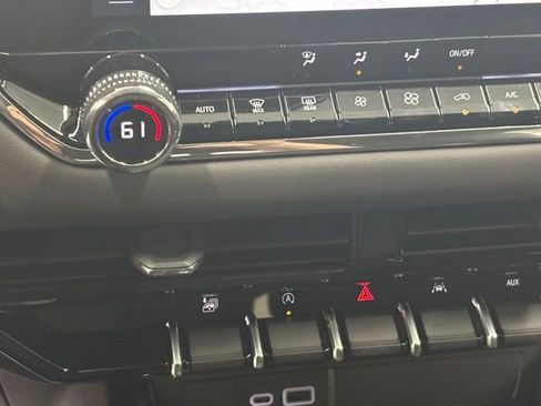 New 2026 GMC Canyon Elevation w/ Convenience Package image 31