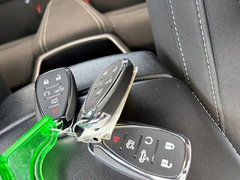 Used 2020 Chevrolet Camaro LT image 25