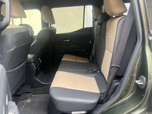 Used 2024 Lexus GX 550 AWD/4WD image 8