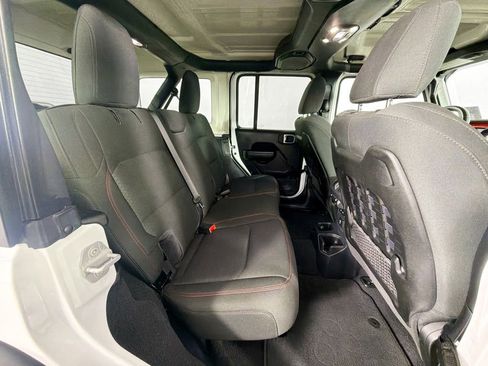 Used 2021 Jeep Wrangler Unlimited Rubicon w/ Uconnect 4C Nav & Sound Group image 27