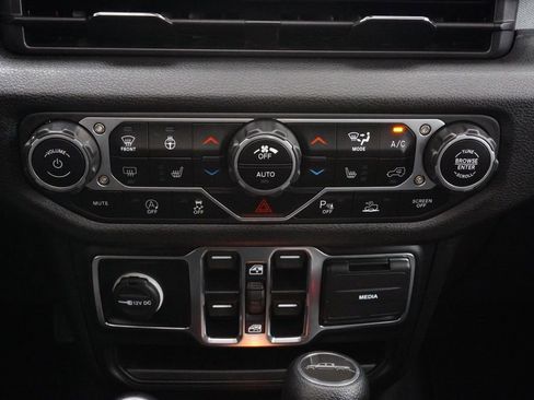 Used 2025 Jeep Gladiator Sport AWD/4WD image 14