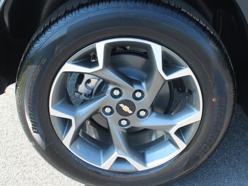 New 2025 Chevrolet Trax LT w/ Driver Confidence Package image 19