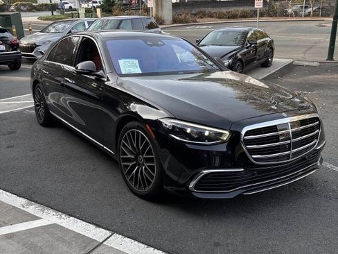Used 2022 Mercedes-Benz S 580 4MATIC Sedan image 4