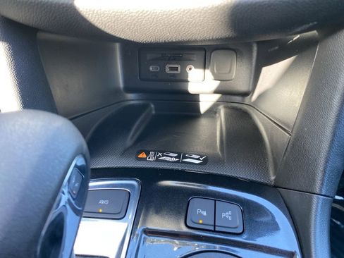 Used 2024 Chevrolet Equinox Premier AWD/4WD image 14
