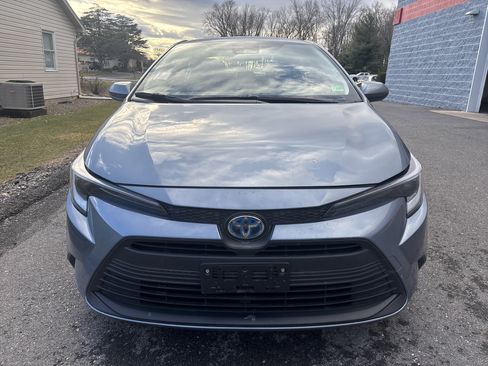 Used 2025 Toyota Corolla LE image 9