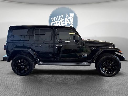 Used 2022 Jeep Wrangler Unlimited Sahara w/ Cold Weather Group image 2