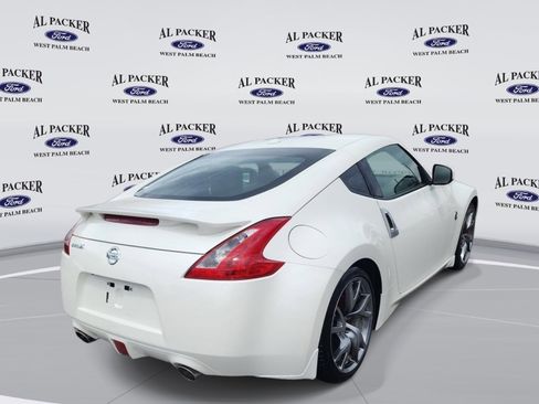 Used 2014 Nissan 370Z Touring w/ Sport Package RWD image 5